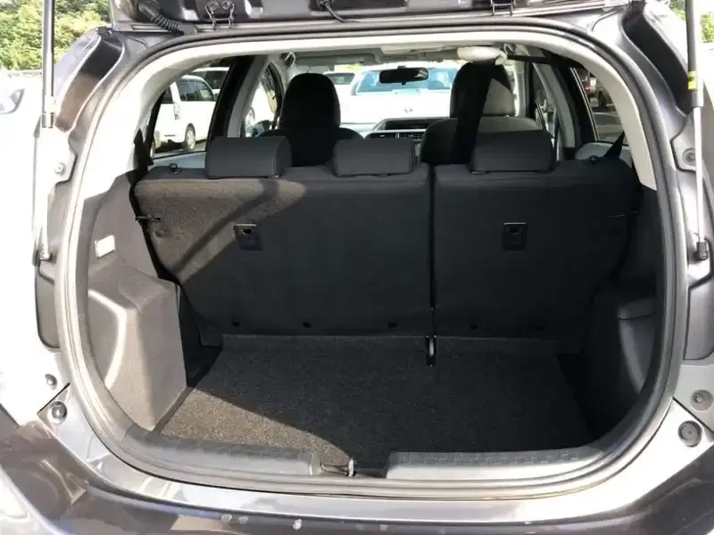 TOYOTA AQUA S Image 7