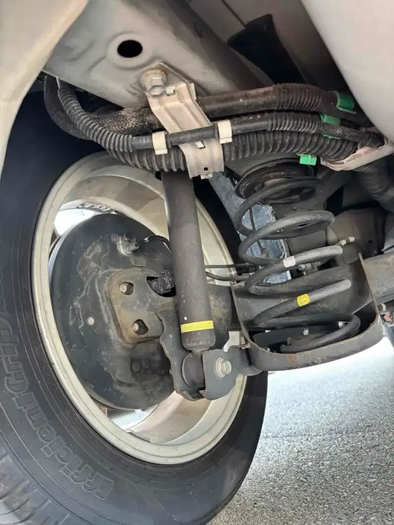 TOYOTA AQUA G BLACK LEATHER Image 17