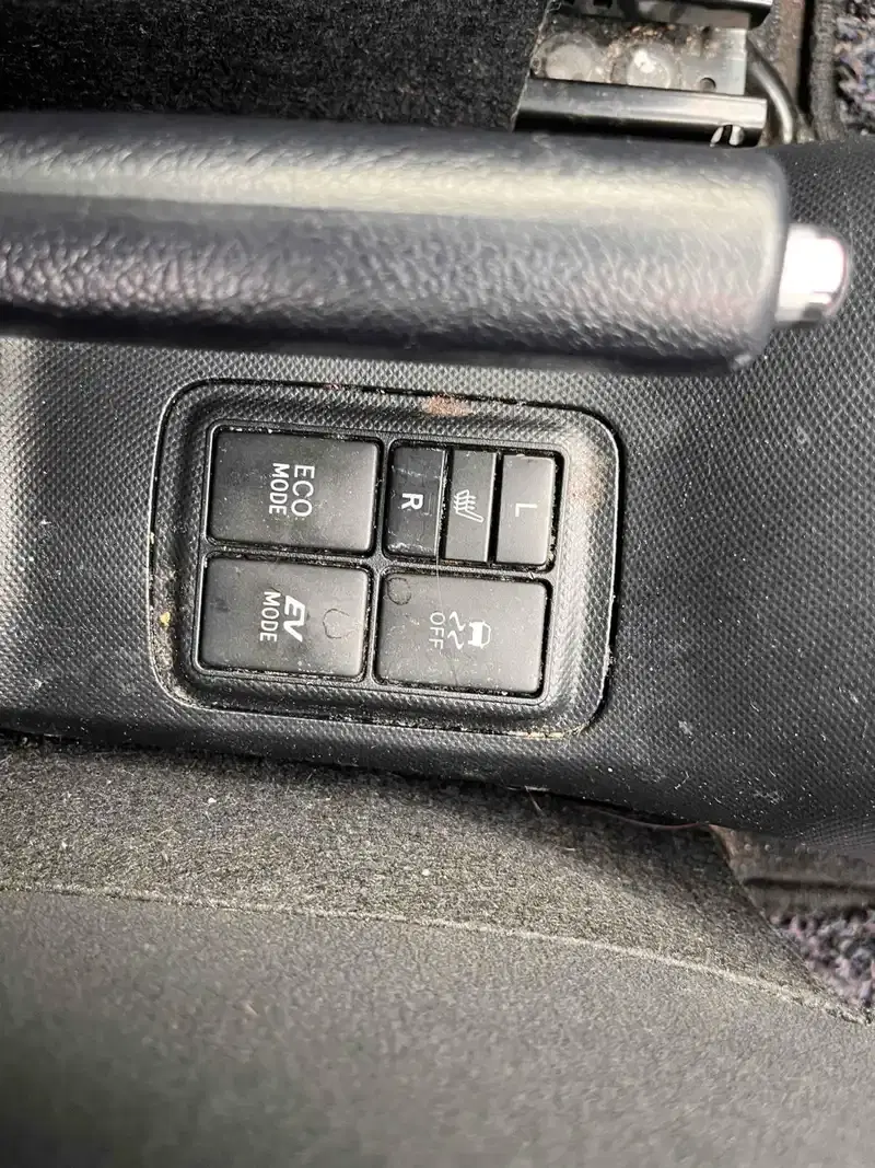 TOYOTA AQUA G Image 15
