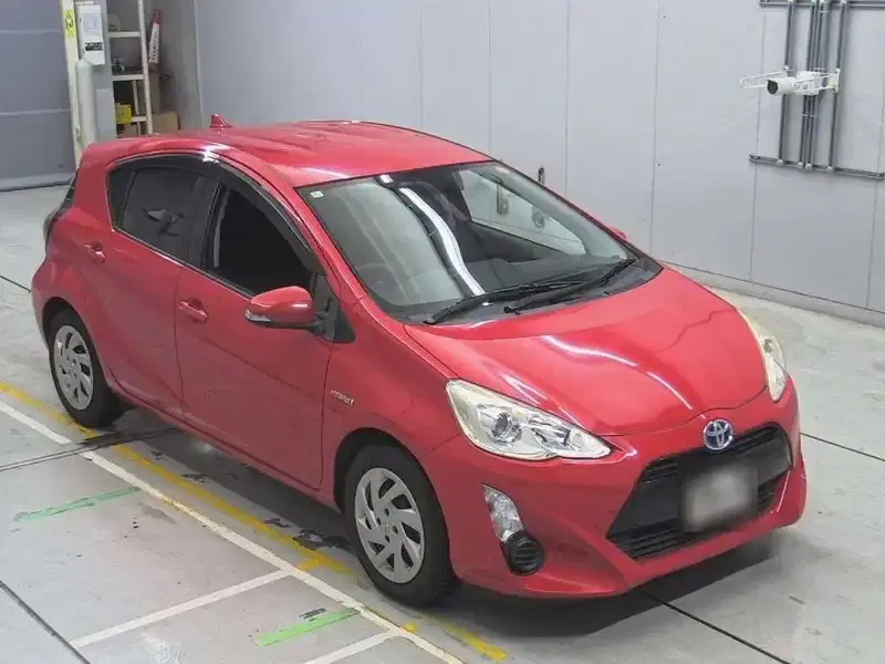 TOYOTA AQUA G Image 7