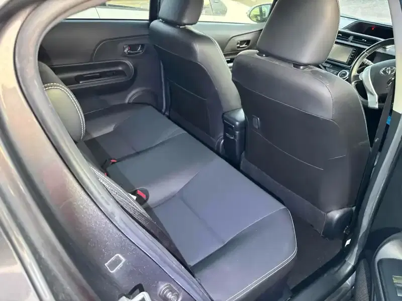 TOYOTA AQUA G BLACK SOFT LEATHER SELECTION Image 10