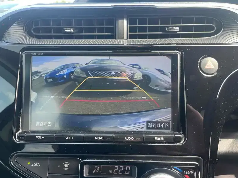 TOYOTA AQUA CROSS OVER Image 11