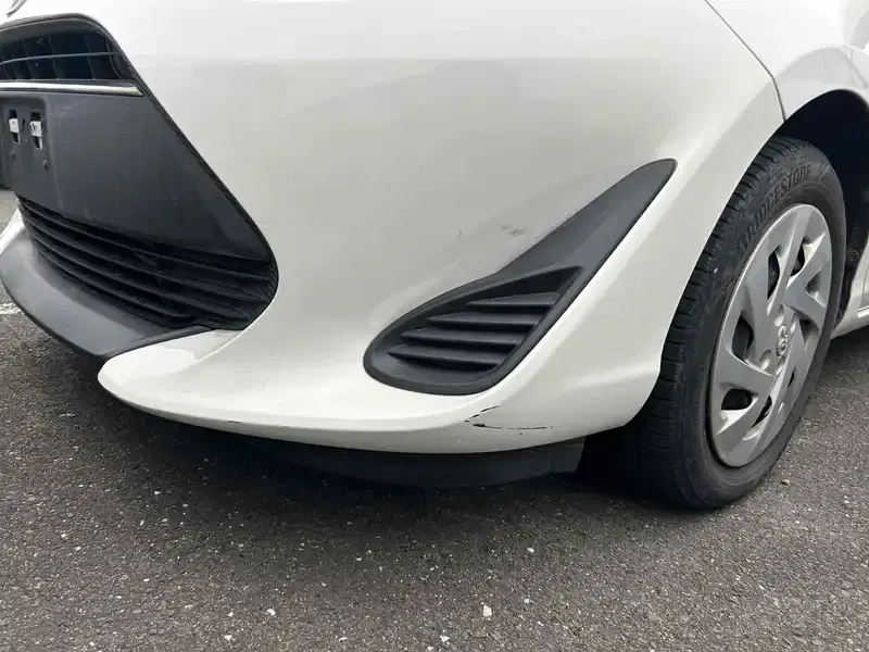 TOYOTA AQUA S Image 9