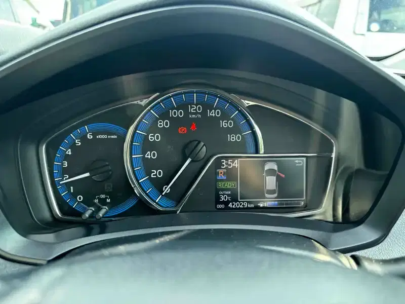 TOYOTA COROLLA AXIO HYBRID Image 7