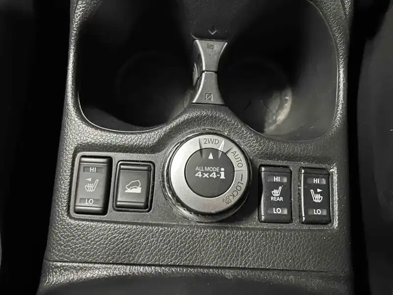 NISSAN XTRAIL 20X 4WD Image 15