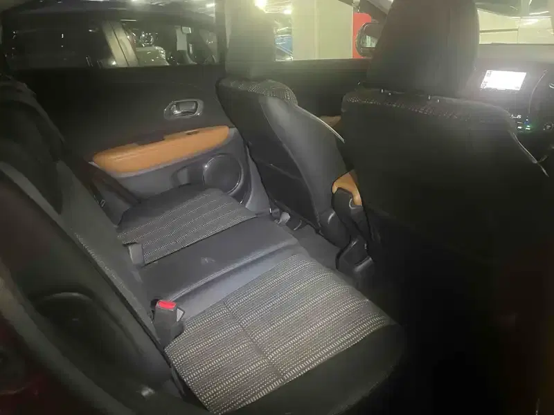 HONDA VEZEL HYBRID Z Image 19