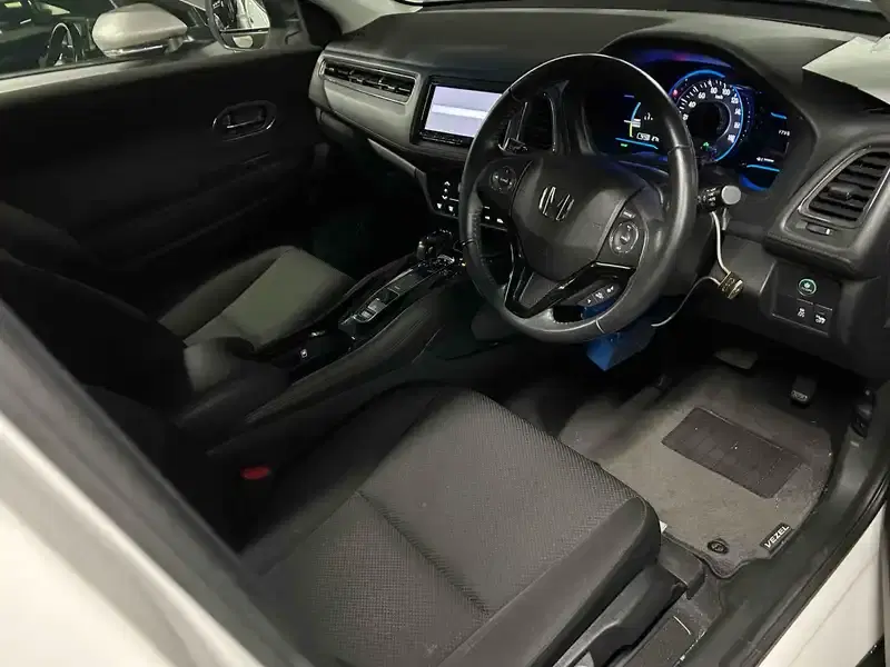 HONDA VEZEL HYBRID X Image 9
