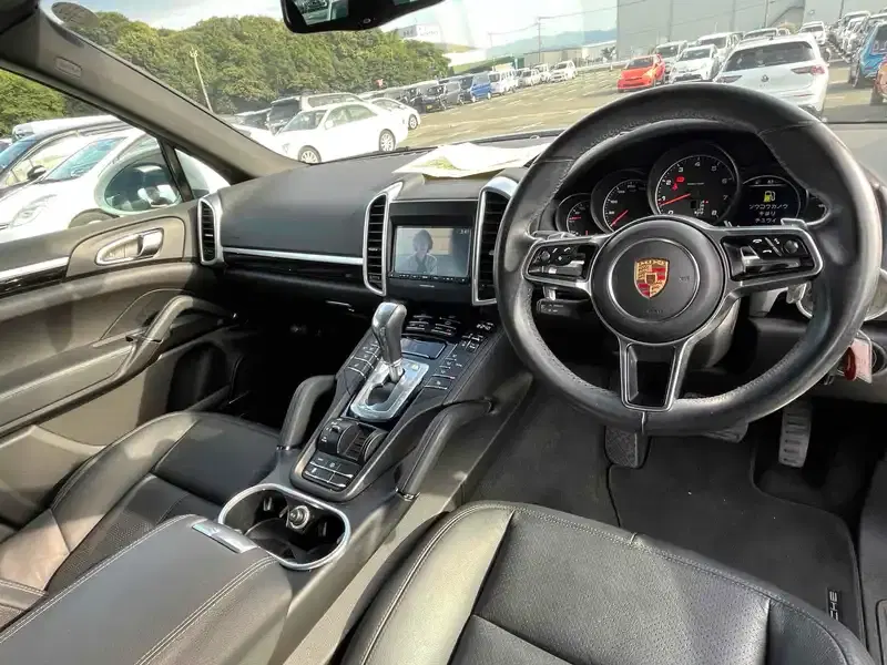 PORSCHE CAYENNE 4WD Image 5