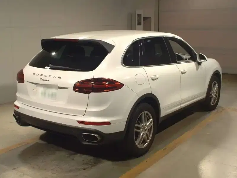 PORSCHE CAYENNE 4WD Image 4