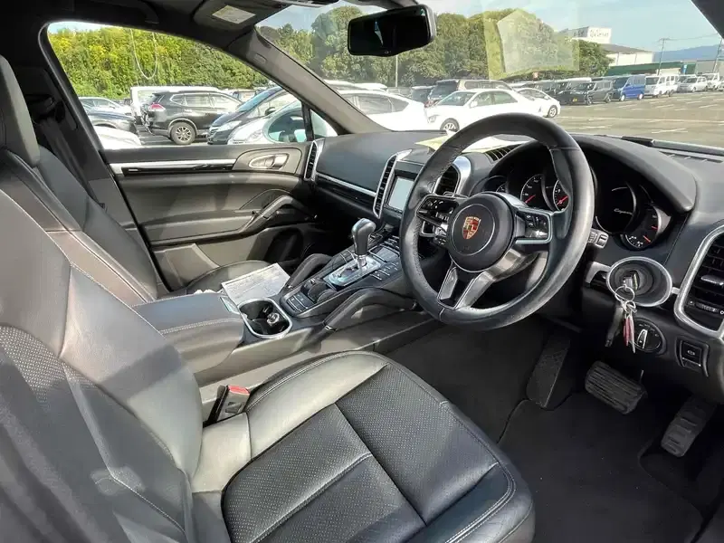 PORSCHE CAYENNE 4WD Image 6