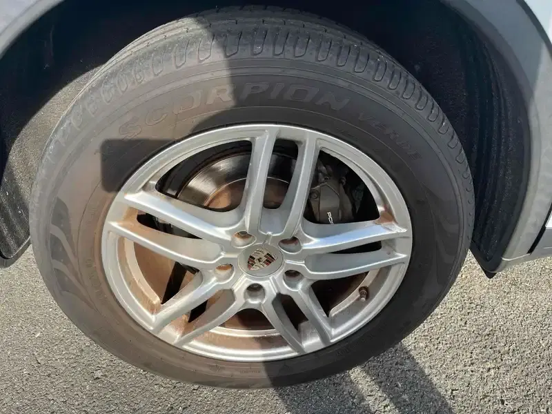 PORSCHE CAYENNE 4WD Image 14
