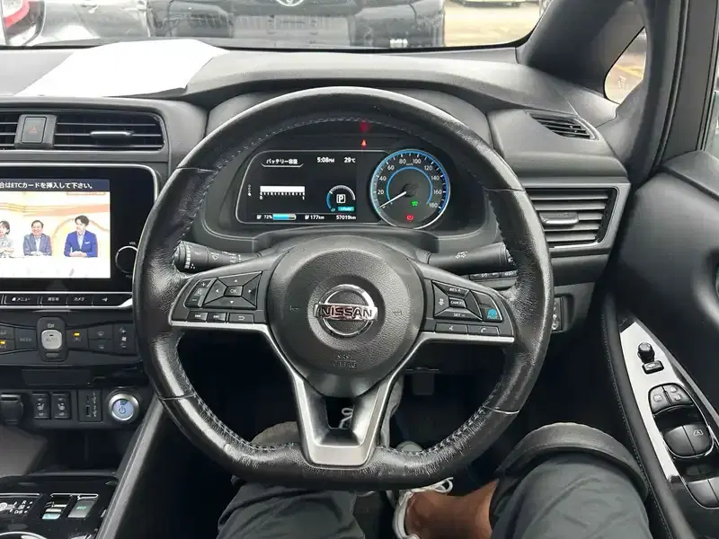 NISSAN LEAF X V SELECTION Image 8