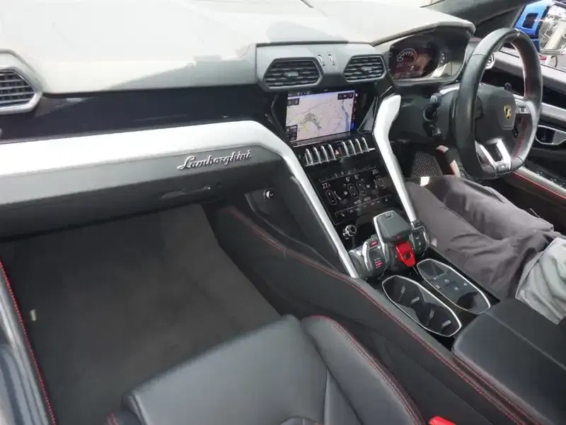 LAMBORGHINI URUS 4WD BASE GRADE Image 3