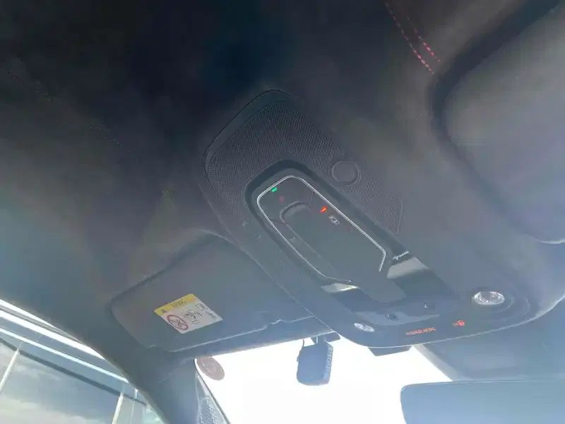 LAMBORGHINI URUS 4WD BASE GRADE Image 19