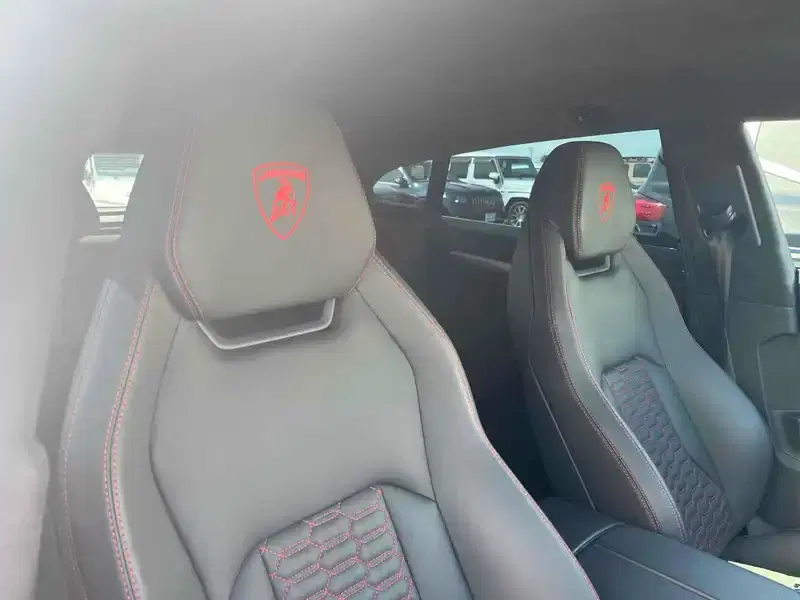 LAMBORGHINI URUS 4WD BASE GRADE Image 16