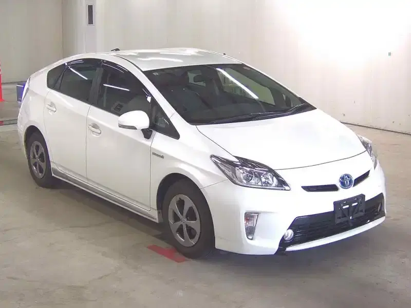 2013 Toyota PRIUS 95,179 km