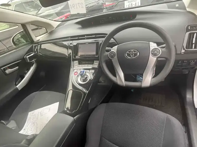 TOYOTA PRIUS L BODY KIT Image 10