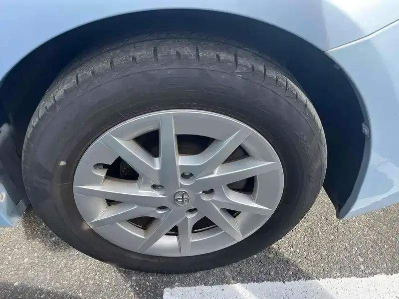 TOYOTA PRIUS ALPHA S Image 13