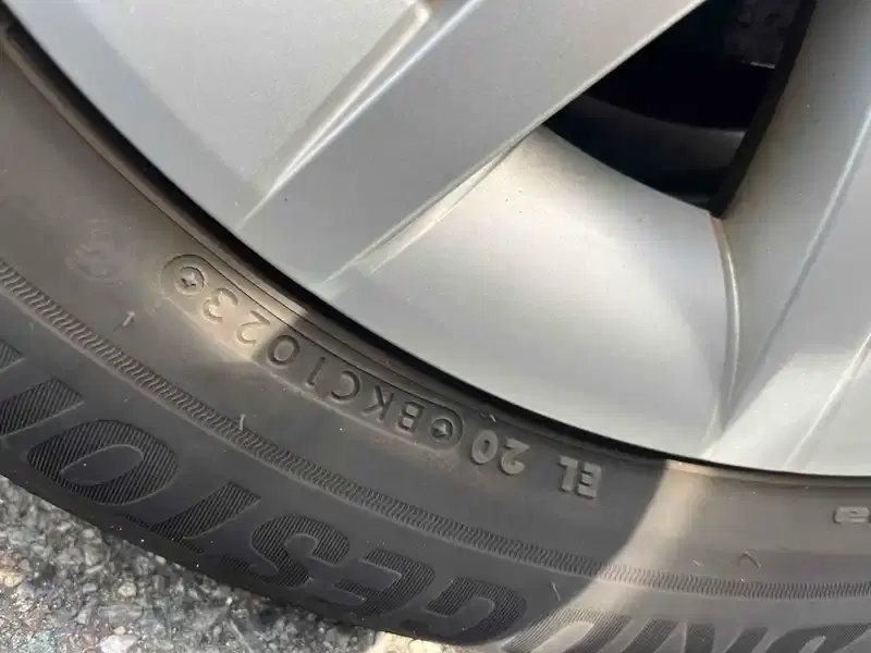 TOYOTA PRIUS ALPHA S Image 14