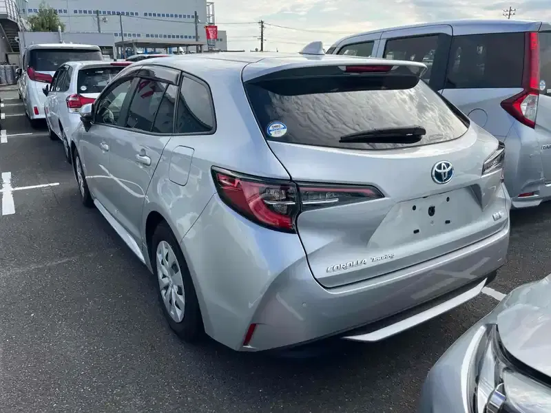 TOYOTA COROLLA TOURING HYBRID G-X Image 2