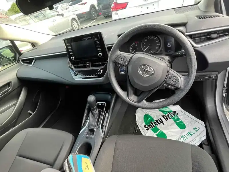 TOYOTA COROLLA TOURING HYBRID G-X Image 12