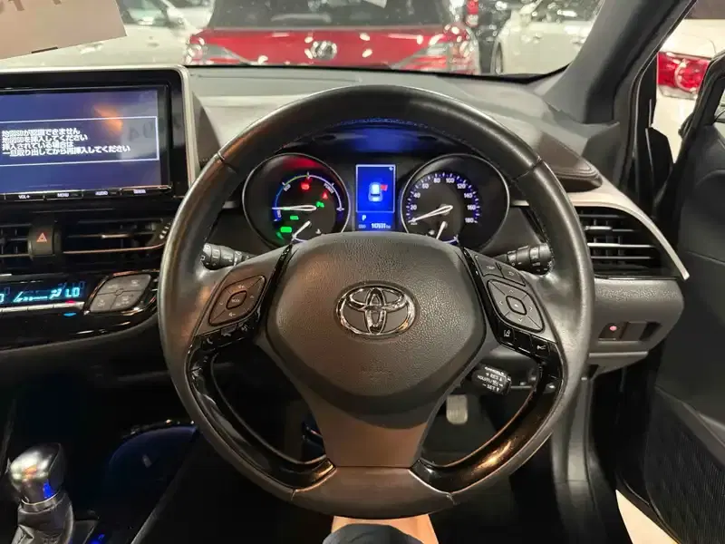 TOYOTA C-HR G Image 4
