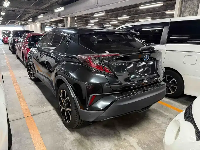 TOYOTA C-HR G Image 2